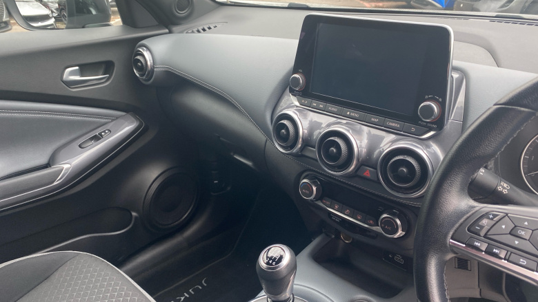 Nissan Juke 1.0 DiG-T 114 N-Connecta 5dr Petrol Hatchback